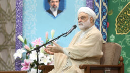 کسی که در خط توحید باشد، برکات الهی بر او سرازیر می‌شود