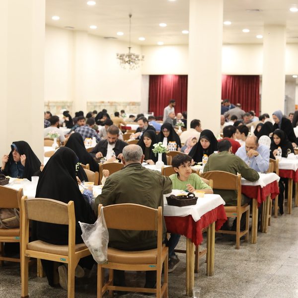سفره کریمانه حرم بانوی کرامت در شب میلاد دختر امیرالمؤمنین(ع)