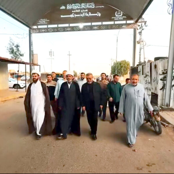 خادمان قرآنی حرم فاطمی در مسیر آستان مقدس حسینی