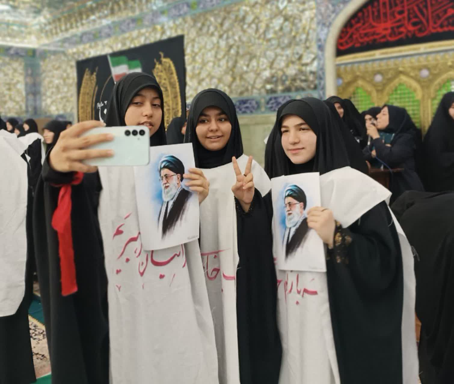 دختران معصومانه خیمه عزای حسینی بپا کردند۱۴۰۴/۰۴/۱۱