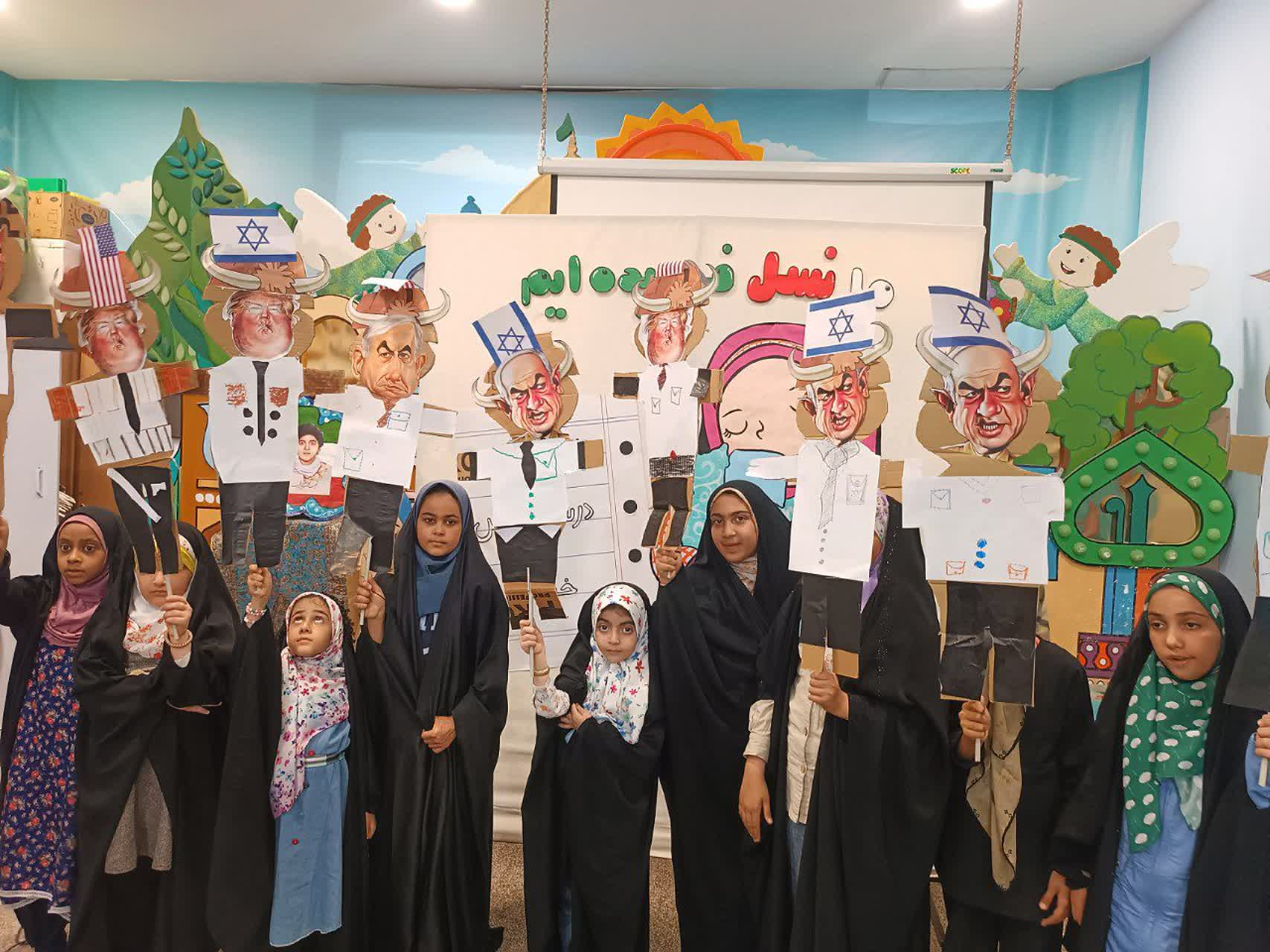 برگزاری مراسم به مناسبت روز دانش آموز