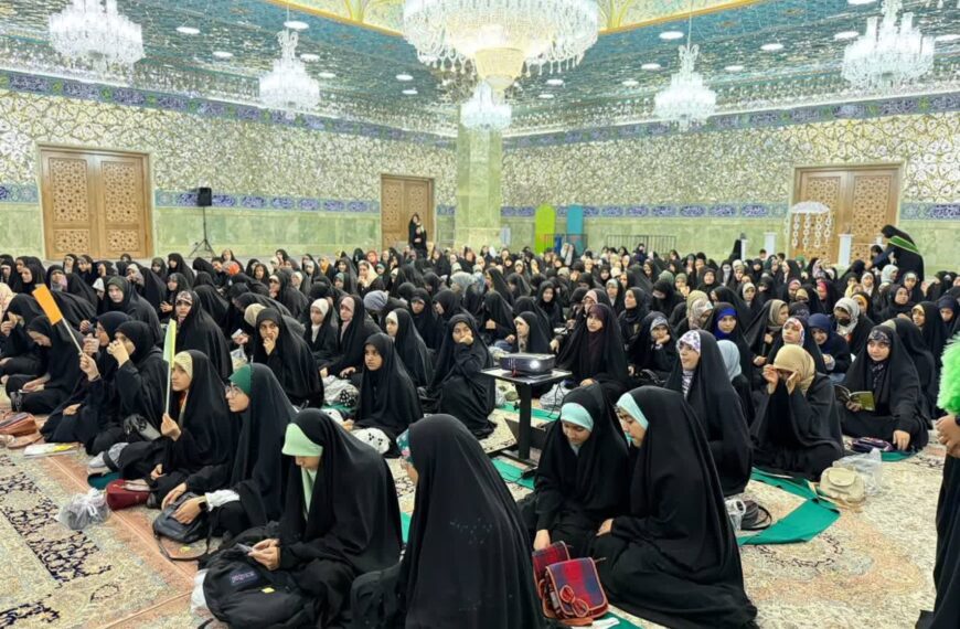 جشن روز نوجوان در حرم حضرت معصومه (س)