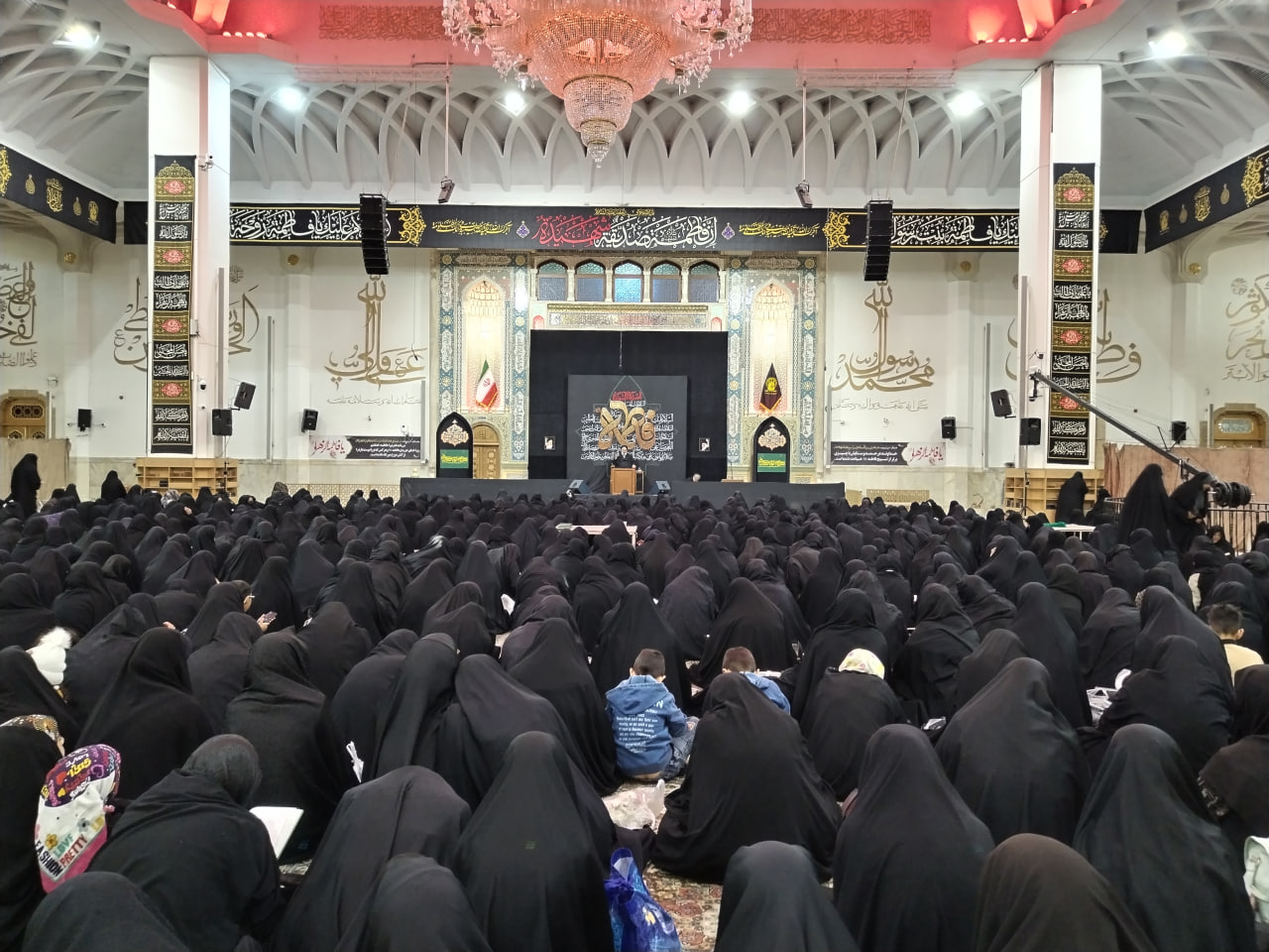 برگزاری محفل ویژه ایام فاطمیه در حرم حضرت فاطمه معصومه…