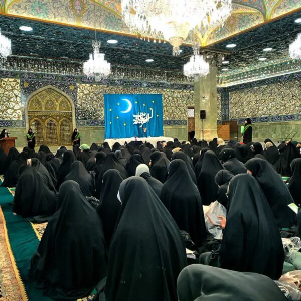 برپایی مراسم معنوی دختران نوجوان در حرم حضرت فاطمه معصومه(سلام الله علیها) به مناسبت لیلة الرغائب