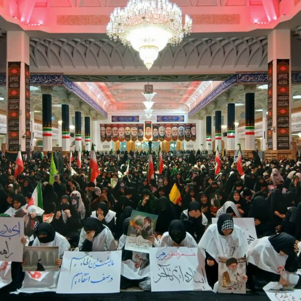 تجدید پیمان دختران قمی با آرمان‌های رهبر شهیدشان در اجتماع «دختران سید علی»