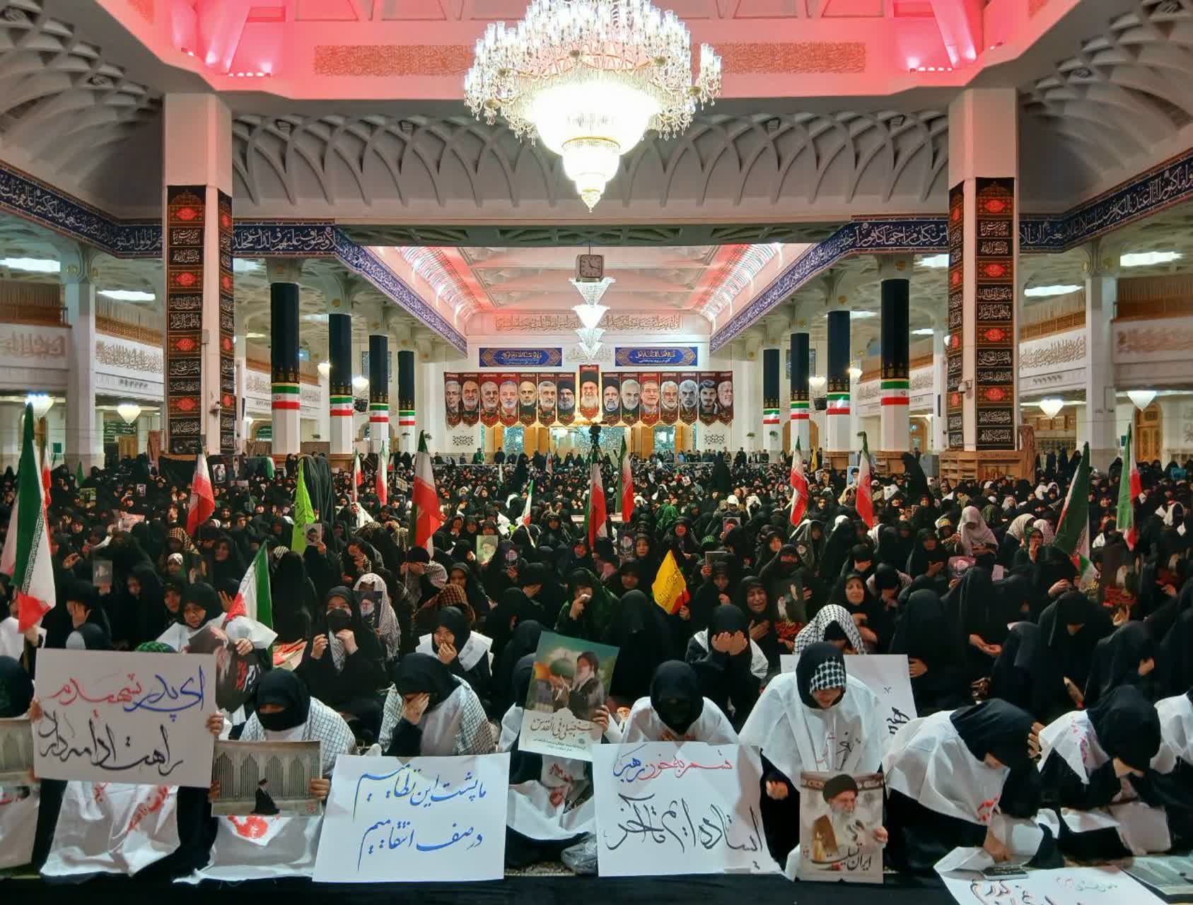 تجدید پیمان دختران قمی با آرمان‌های رهبر شهیدشان در اجتماع «دختران سید علی»