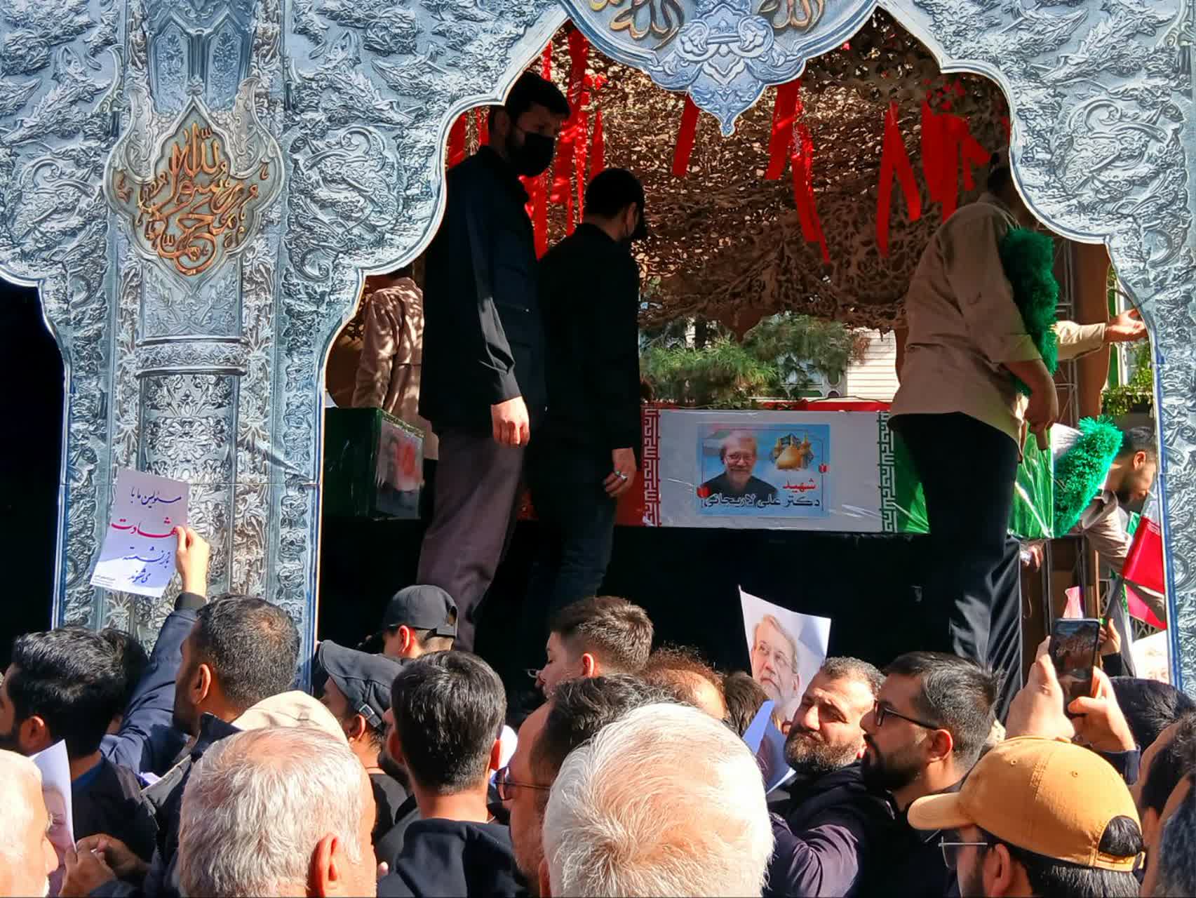 تشییع پیکر شهید علّی لاریجانی و فرزند برومندش مرتضی لاریجانی با حضور گسترده مردم شریف قم
