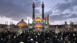حضور گرم مردم در آستانه سال تحویل در حرم نورانی حضرت معصومه سلام الله علیها