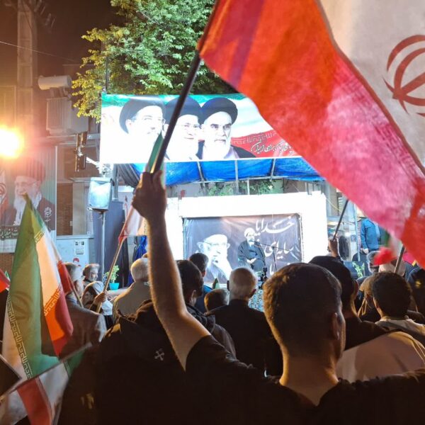 تجمعات مردمی در میدان های اصلی شهر ۱4 فروردین ماه
