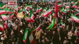 تجمعات مردمی در میدان های اصلی شهر ۱8 فروردین ماه