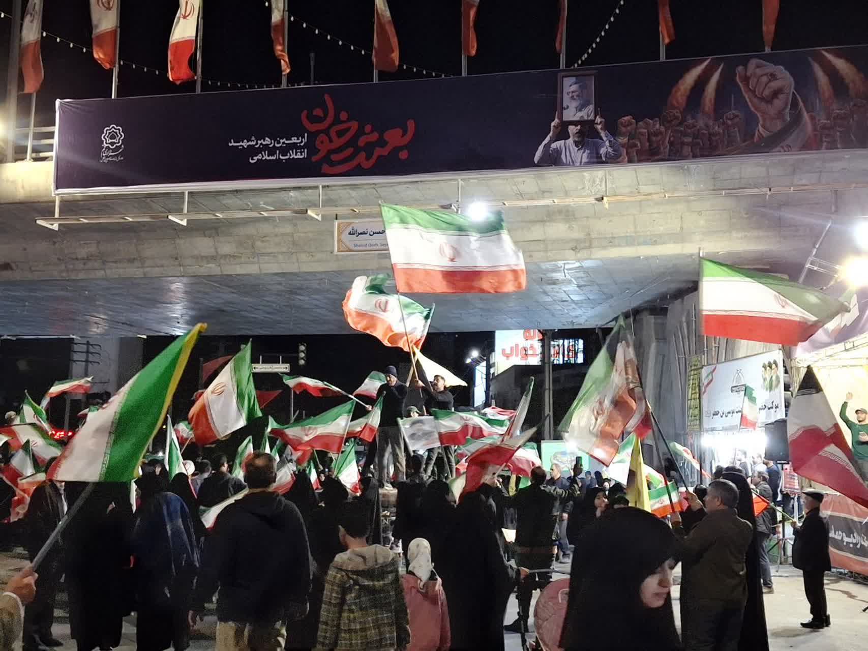 تجمعات مردمی در میدان های اصلی شهر23 فروردین ماه