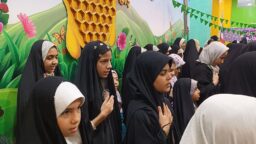 به یاد پروانه‌های شهر میناب/ گردهمایی ۲۰۰ دختر در حرم بانوی کرامت برگزار شد