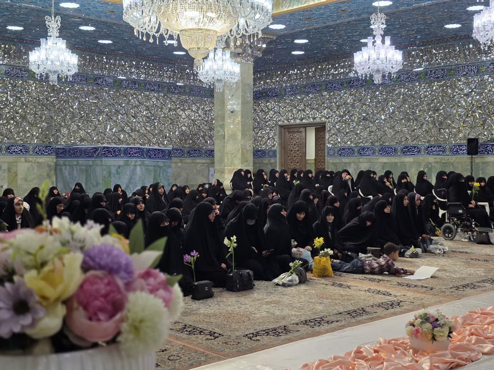 مراسم تقدیر از اساتید پاسخگویی مسائل شرعی در حرم مطهر برگزار شد