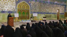 هیئت هفتگی معصومانه با حضور مهدیه اسفندیاری در حرم مطهر برگزار شد