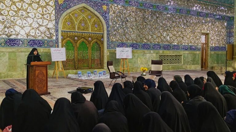 هیئت هفتگی معصومانه با حضور مهدیه اسفندیاری در حرم مطهر برگزار شد