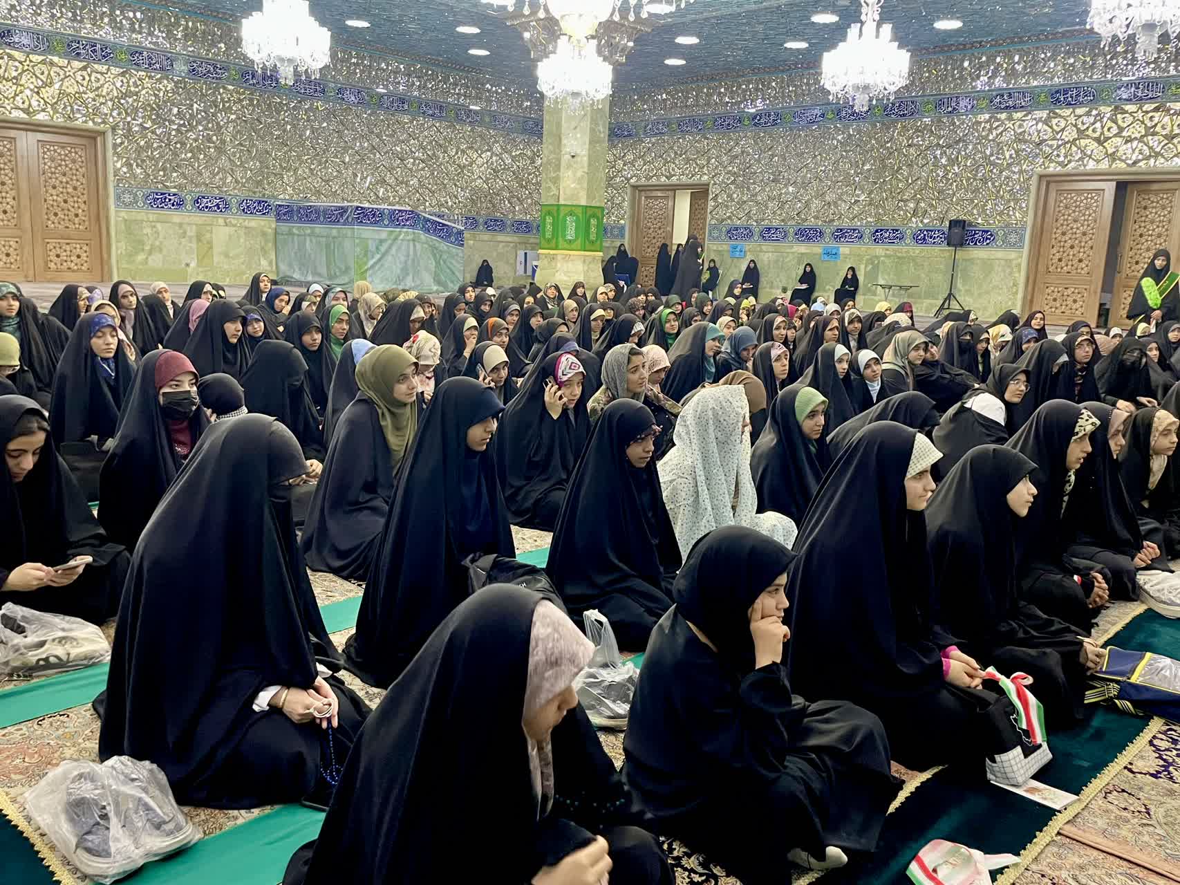 مهم ترین ابزار یک نوجوان در جامعه بصیرت است