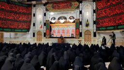 محفل «بفرمائید روضه»، صبح امروز به مناسبت ماه محرم در شبستان بزرگ امام خمینی(ره) حرم مطهر حضرت فاطمه معصومه(سلام‌الله‌علیها) برگزار شد.