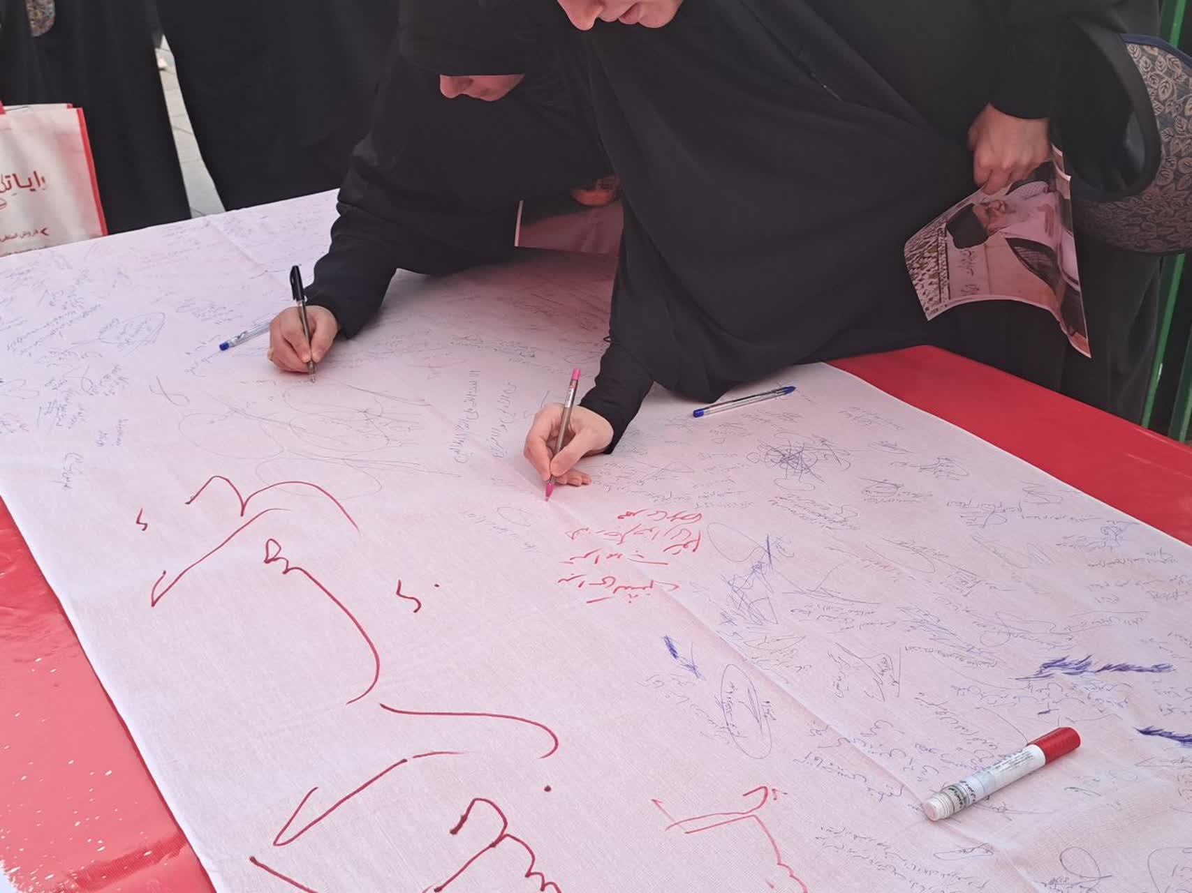 جمع آوری امضا برای پویش ترامپ رابکشید