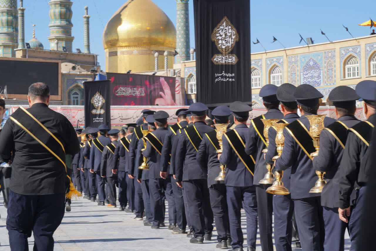 گزارش تصویری دسته عزاداری خادمان در سوگ بانوی کرامت