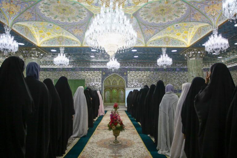 روز پُرخاطره و معنوی دانش‌آموزان مدرسه «حضرت آسیه سلام الله علیها» در حرم مطهر حضرت معصومه سلام الله علیها