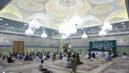 برگزاری جشن میلاد امام علی(ع) به زبان‌های عربی و اردو