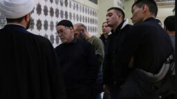 تشرف زائران تازه مسلمان روس به زیارت کریمه اهل بیت علیهم السلام