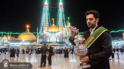 گزارش تصویری خدمت رسانی خادمان کریمه اهل بیت علیهم السلام به زائران و مجاوران