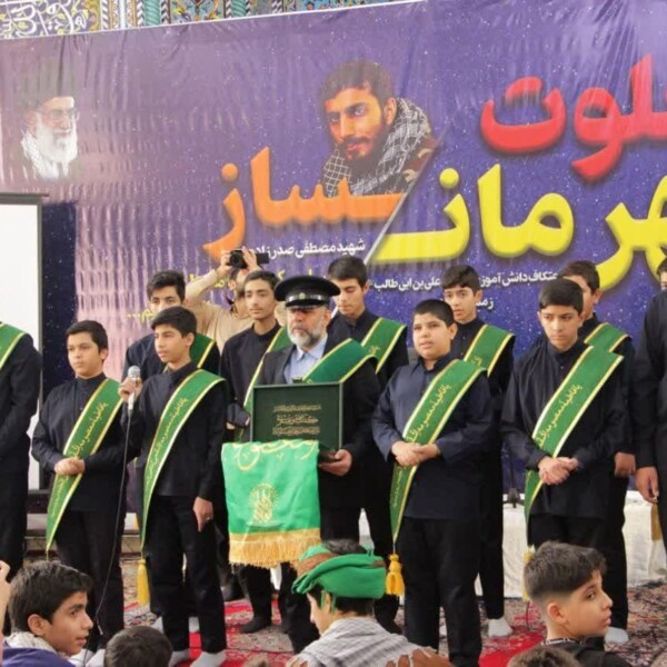 سفیران کریمه در میان دانش‌آموزان معتکف قمی