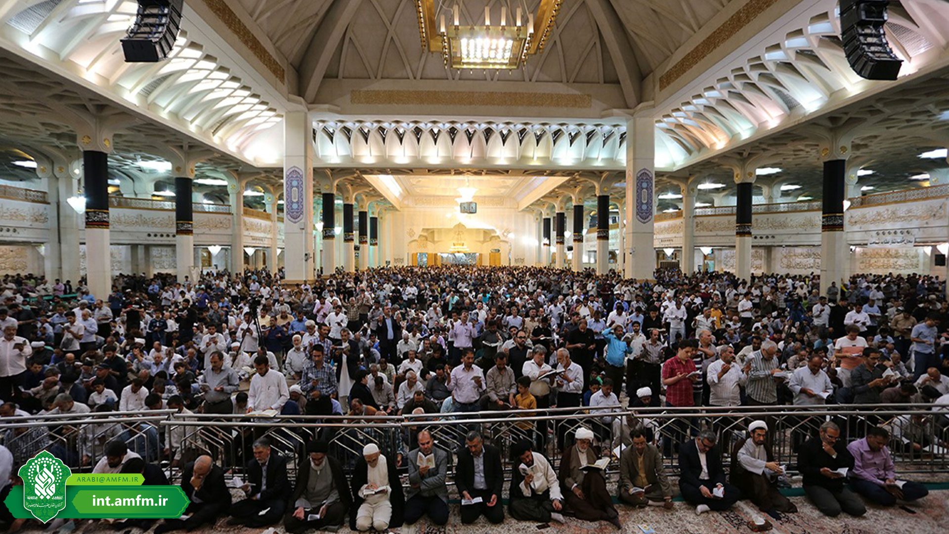 Der Imam Chomeini Schabestan (Gebetssaal)
