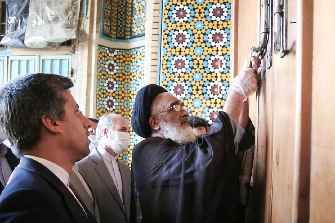 La reapertura de las puertas del santuario sagrado de Hazrat Fatemeh Masoumeh (PBUH) con la entusiasta bienvenida de los peregrinos.