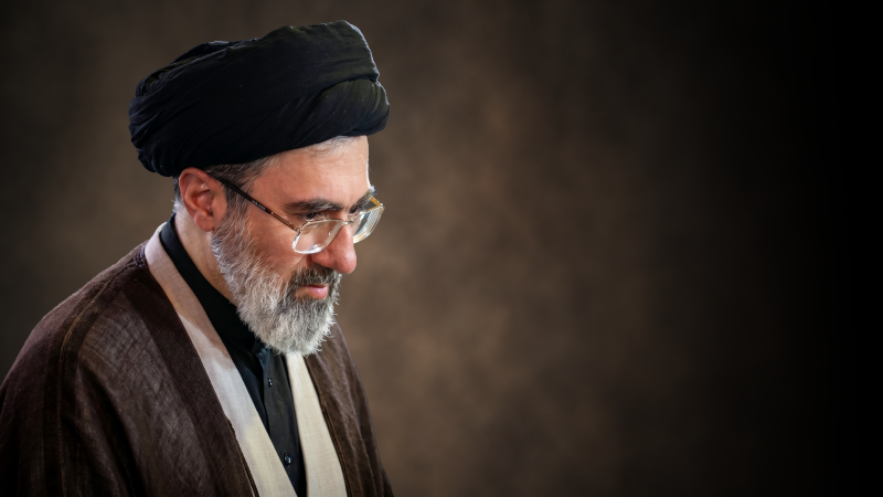 تقدير قائد الثورة الإسلامية من المشاركة المليونية في مراسم تشييع ودفن السيد الشهيد في إيران